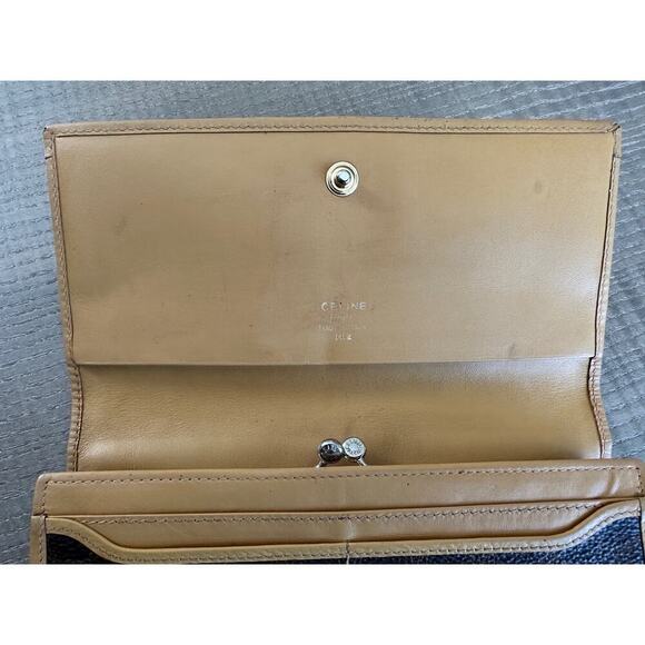 Authentic Celine Long Wallet Purse in Macadamia Beige $1200.00 retail - Picture 11 of 16